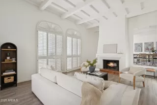 Photo #3: 6956106 Listing