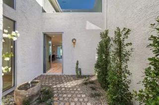 Photo #1: 6956108 Listing 