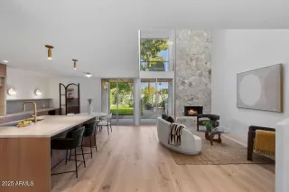 Photo #2: 6956108 Listing 