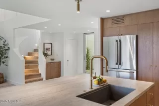 Photo #6: 6956108 Listing 