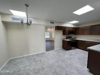 Photo #2: 6956219 Listing