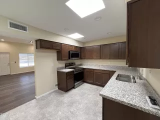 Photo #3: 6956219 Listing