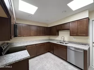 Photo #4: 6956219 Listing