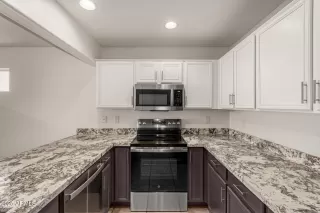 Photo #4: 6956251 Listing