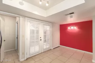 Photo #5: 6956281 Listing