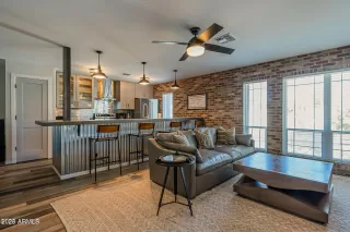 Photo #1: 6956375 Listing