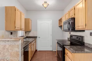 Photo #3: 6956398 Listing