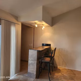 Photo #5: 6956499 Listing