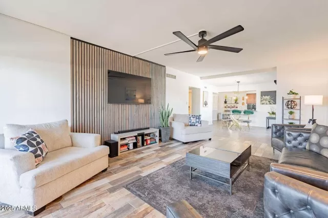 MLS: 6956596 Condo For Sale