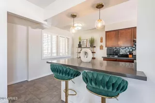 Photo #2: 6956596 Listing 