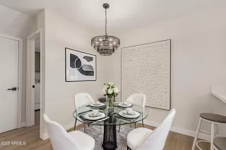 Photo #3: 6956599 Listing