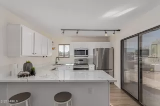 Photo #6: 6956599 Listing