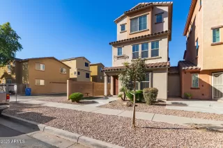 Photo #2: 6956602 Listing