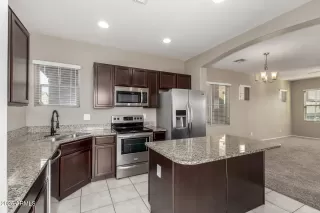 Photo #3: 6956602 Listing