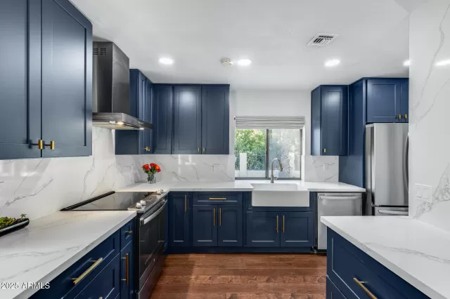 MLS: 6956659 Condo For Sale