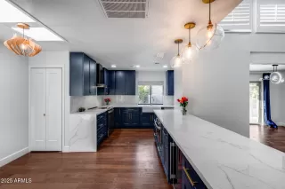 Photo #2: 6956659 Listing 