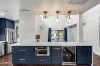 Photo #4: 6956659 Listing 