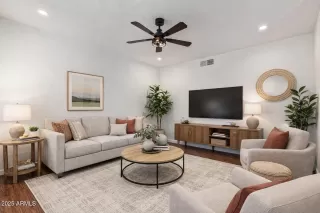 Photo #3: 6956753 Listing