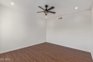 Photo #4: 6956753 Listing