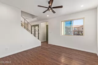 Photo #6: 6956753 Listing