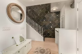 Photo #2: 6956764 Listing 