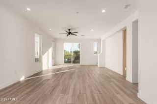 Photo #1: 6956798 Listing