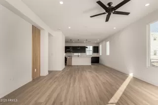 Photo #4: 6956798 Listing