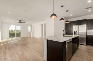 Photo #5: 6956798 Listing