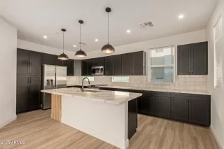 Photo #6: 6956798 Listing