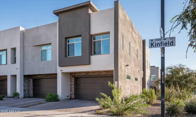 MLS: 6956811 Condo For Sale