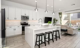 Photo #3: 6956811 Listing