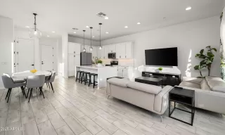 Photo #4: 6956811 Listing