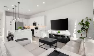 Photo #5: 6956811 Listing