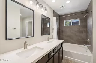 Photo #2: 6956855 Listing 