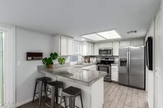 Photo #2: 6956932 Listing