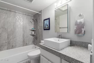 Photo #3: 6956932 Listing