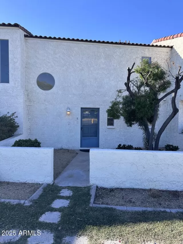 MLS: 6956980 Condo For Sale