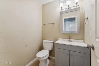 Photo #6: 6956990 Listing