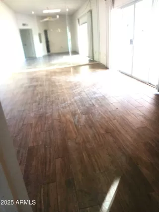 Photo #4: 6957133 Listing 