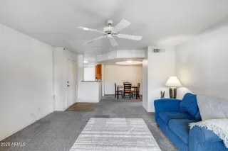 Photo #4: 6957161 Listing