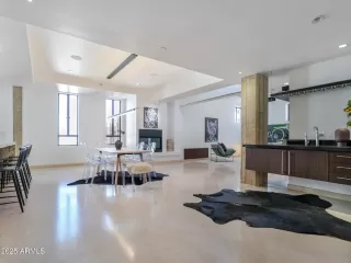 Photo #4: 6957194 Listing