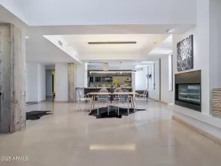 Photo #6: 6957194 Listing