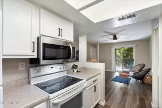 Photo #5: 6957257 Listing