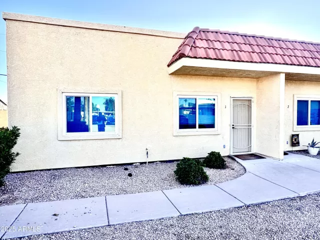 MLS: 6957307 Condo For Sale