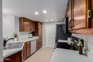 Photo #6: 6957349 Listing