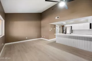 Photo #6: 6957406 Listing