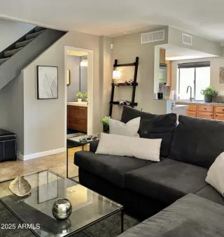 Photo #2: 6957445 Listing