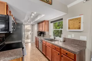 Photo #6: 6957445 Listing