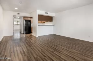 Photo #2: 6957531 Listing