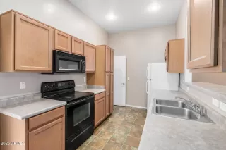 Photo #3: 6957565 Listing